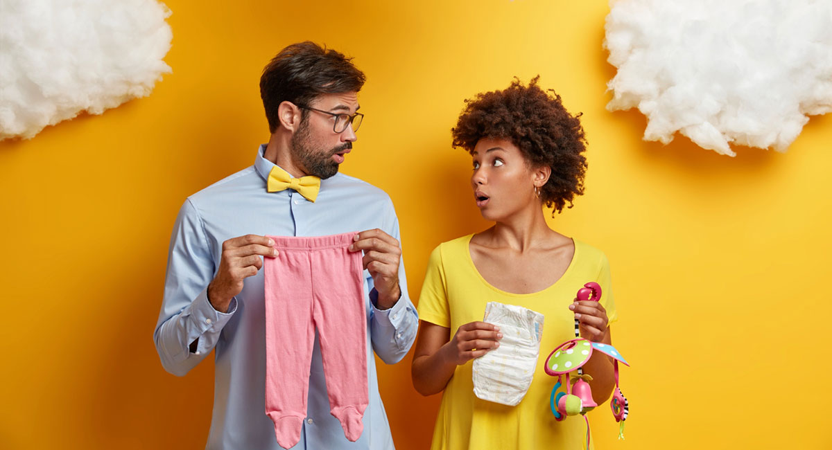 Couple with Baby Clothes Shocked at Dropshipping